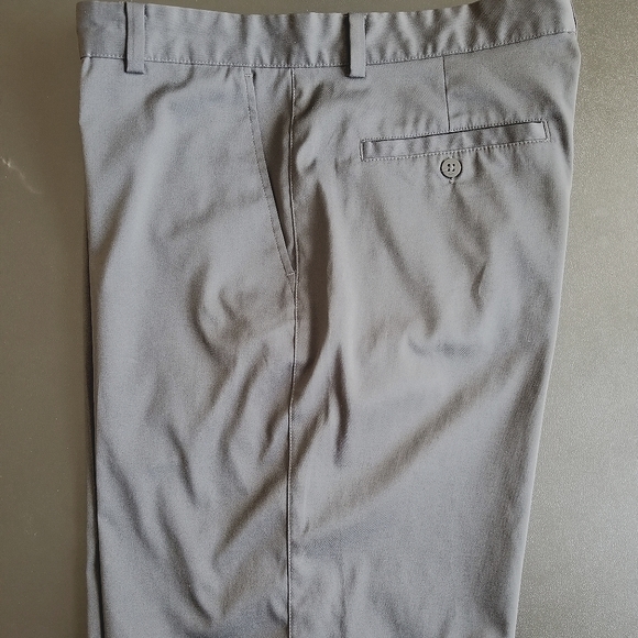 Nike Dri-Fit Golf Shorts - Picture 6 of 7